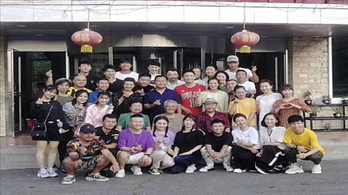 范伟正式加入《刘老根3》剧组，时隔十年与赵本山再合作
